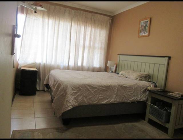 2 BEDROOM APARTMENT FOR SALE IN PRIMROSE HILL